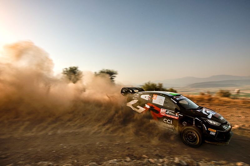 Rallye de l'Acropole Neuville prend le lead Ogier troisième 3 Voiture 33 (Elfyn Evans, Scott Martin)