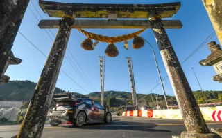 Voiture 18 Takamoto Katsuta Aaron Johnston copie 2