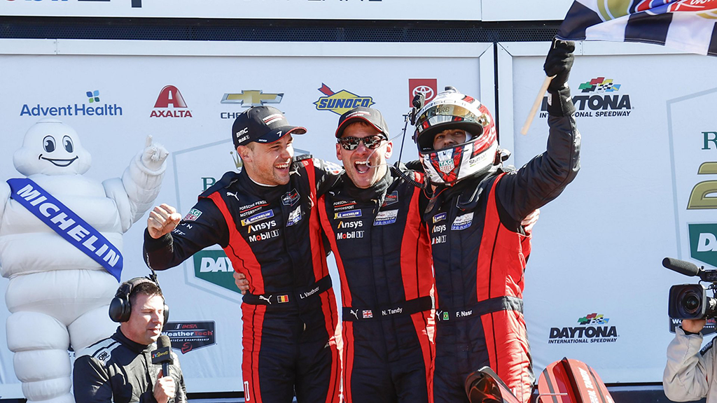 La légende continue : Porsche s'offre un nouveau doublé à Daytona 1 Laurens Vanthoor (BEL), Nick Tandy (GBR), Felipe Nasr (BRA)