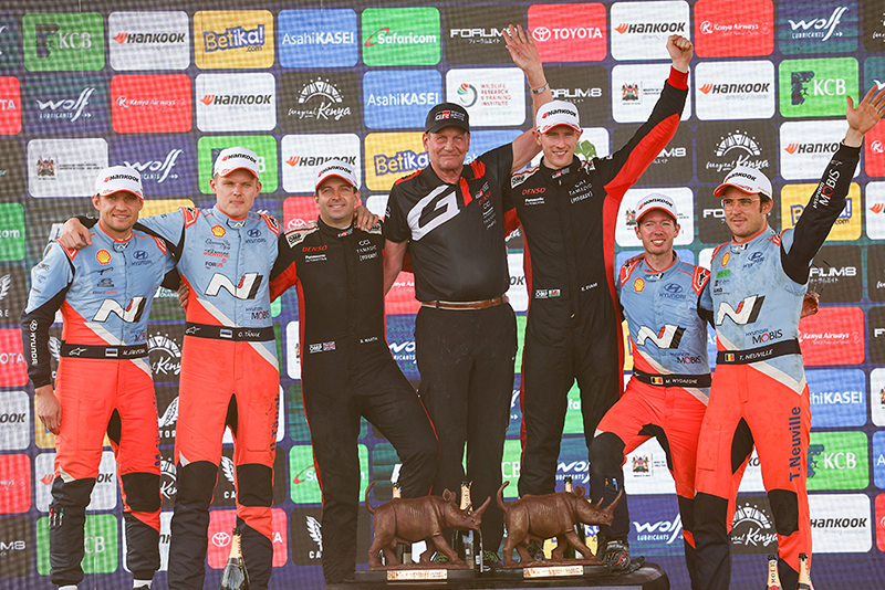 Evans impérial au Safari : Toyota signe une cinquième victoire consécutive, le Gallois s'envole au classement. 1 Cérémonie du podium