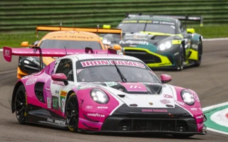 Ferrari triomphe à Imola devant BMW, Peugeot dans le top 10 malgré les péripéties, Alpine sur le podium 11 Rahel Frey SUI Michelle Gatting DNK Celia Martin FRA Iron Dames copie
