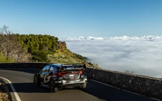 TOYOTA GAZOO Racing domine le Rally Islas Canarias, Rovanperä solide leader