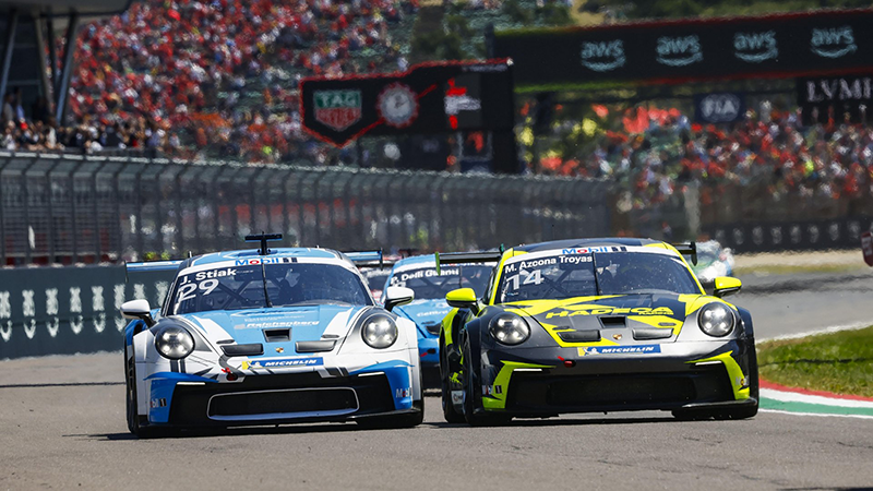 Porsche Mobil 1 Supercup : Le junior Théo Oeverhaus s'impose à Imola. 4 Porsche 911 GT3 Cup, )