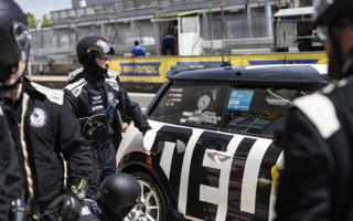 Nürburgring 24h : La MINI JCW de Bulldog Racing Vole la 2e Place en SP3T ! 3 MINI JCW x Deus aux 24 heures du Nurburgring 4 copie