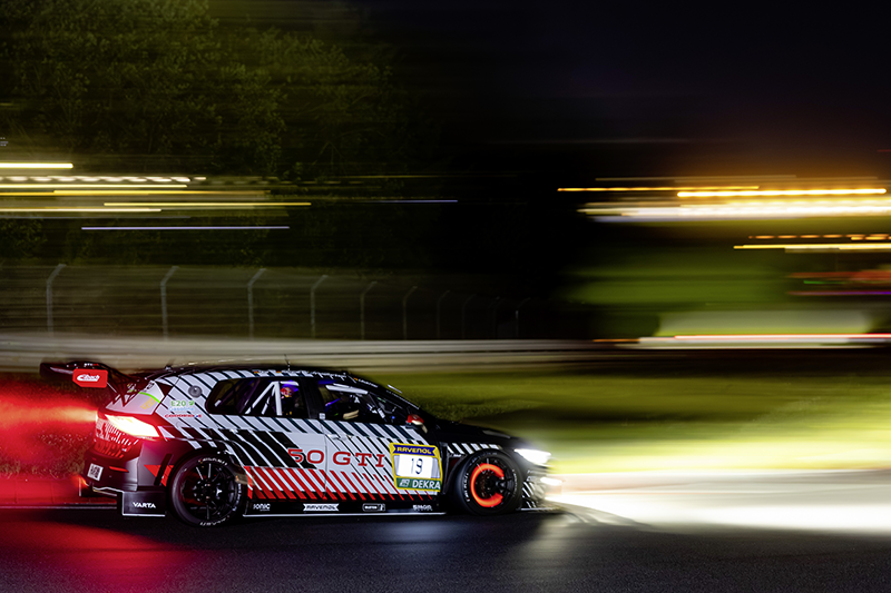 Nürburgring 24H : La Golf GTI Edition 50 une victoire de catégorie , une Première Mondiale ! 1 Nurburgring 2025 Victoire Golf Gti 50