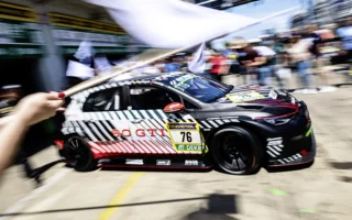 Nürburgring 24H : La Golf GTI Edition 50 une victoire de catégorie , une Première Mondiale ! 3 Nurburgring 2025 Victoire Golf Gti 50 6 copie