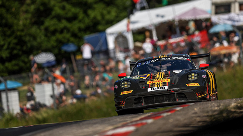 24 Heures Nürburgring : Porsche en force sur le podium ! 3 Porsche 911 GT3 R, Dinamic GT