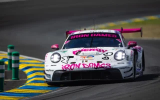 24 Heures du Mans 2025 : Ferrari, une Légende Écrite dans les Annales 6 Porsche 911 GT3 R Iron Dames 85 copie