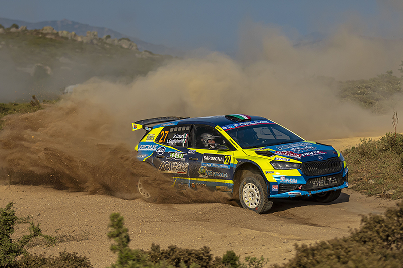 Rallye d'Italie Sardaigne : Incroyable victoire à domicile en WRC2 pour l'équipage Škoda ! 4 Skoda-Motorsport-27-Dapra-copie
