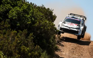 Rallye de Sardaigne: Ogier en pôle pour la victoire finale.