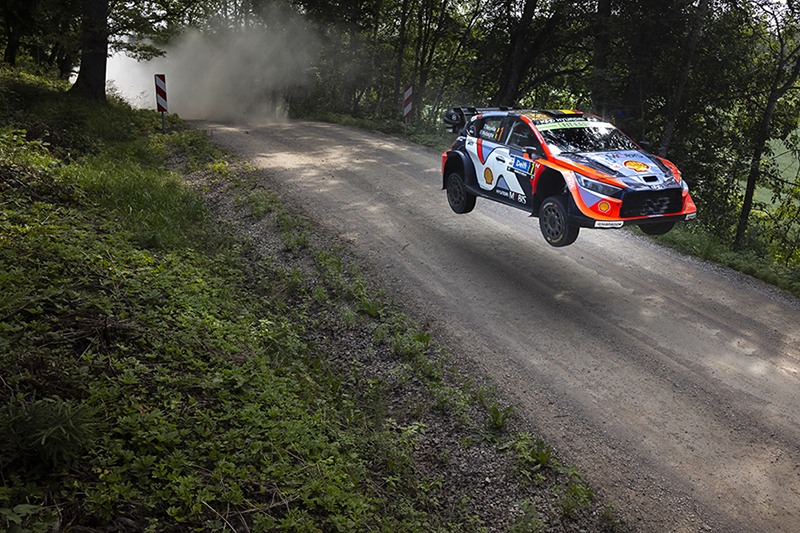 Triomphe : Solberg et Toyota, une 100e victoire légendaire en WRC ! 5 Thierry Neuville