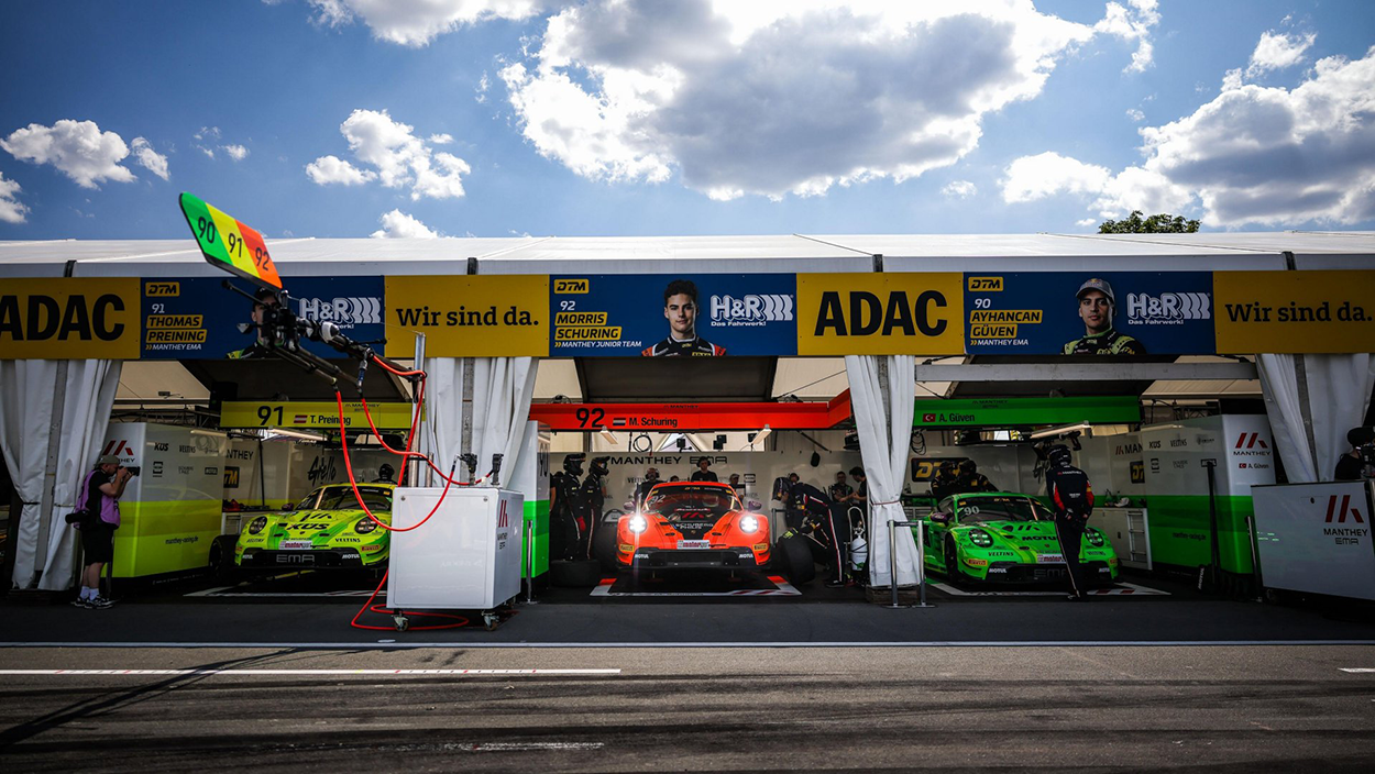 Course, DTM, Manche 7+8, Norisring (Allemagne) Le pilote d'usine Porsche Thomas Preining célèbre sa troisième victoire au Norisring 1 Thomas Preining