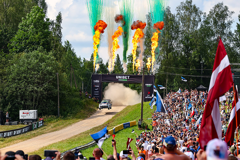 Inarrêtable ! Oliver Solberg Confirme son Leadership au Rallye d'Estonie. 5 Voiture 33 (Elfyn Evans, Scott Martin)