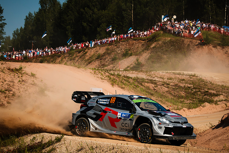 Étonnant ! Oliver Solberg crée la surprise et prend les commandes du Rallye d'Estonie. 5 Voiture 69 (Kalle Rovanperä, Jonne Halttunen)