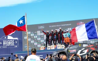 Rallye du Chili 2025 : Sébastien Ogier (Toyota) vainqueur, Adrien Fourmaux sur le podium 5 Ceremonie du podium copie