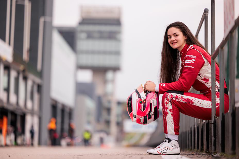 Formule E : l’équipe Nissan dévoile ses nouveaux numéros et peaufine sa préparation à Valence pour la saison 12 2 Le champion du monde en titre Oliver Rowland arborera fièrement le numéro 1, tandis que son coéquipier Norman Nato prendra le numéro 23, emblématique de la marque japonaise.