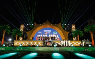 Finale WRC en Arabie Saoudite : les pilotes TOYOTA GAZOO Racing prêts à jouer le titre 6 Debut ceremonial copie