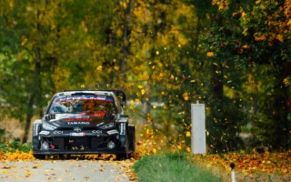 À domicile, TOYOTA GAZOO Racing prend le contrôle : Rovanperä en leader
