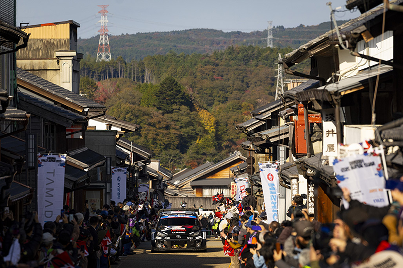 TOYOTA GAZOO Racing : Ogier et Evans au Sommet, la Lutte en WRC Continue 3 Voiture 18 (Takamoto Katsuta, Aaron Johnston