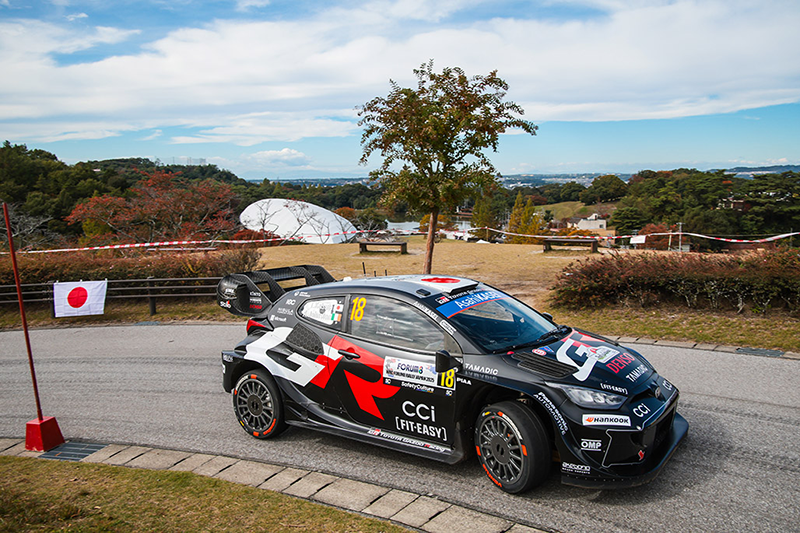 À domicile, TOYOTA GAZOO Racing prend le contrôle : Rovanperä en leader 3 Voiture 18 (Takamoto Katsuta, Aaron Johnston)