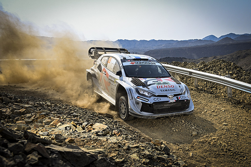 WRC Arabie Saoudite: A. Fourmaux augmente son avance sur Sami Pajari 4 Voiture 33 Elfyn Evans Scott Martin 2 copie