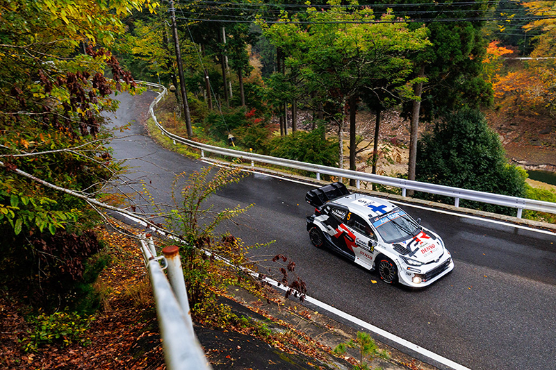 Rallye du Japon : Toyota impose sa loi à domicile avec un triplé retentissant. Tous les regards sont désormais braqués sur le choc final du championnat pilotes. 3 Voiture 5 (Sami Pajari, Marko Salminen)