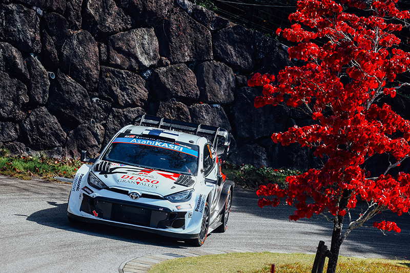 À domicile, TOYOTA GAZOO Racing prend le contrôle : Rovanperä en leader 5 Voiture 5 (Sami Pajari, Marko Salminen)