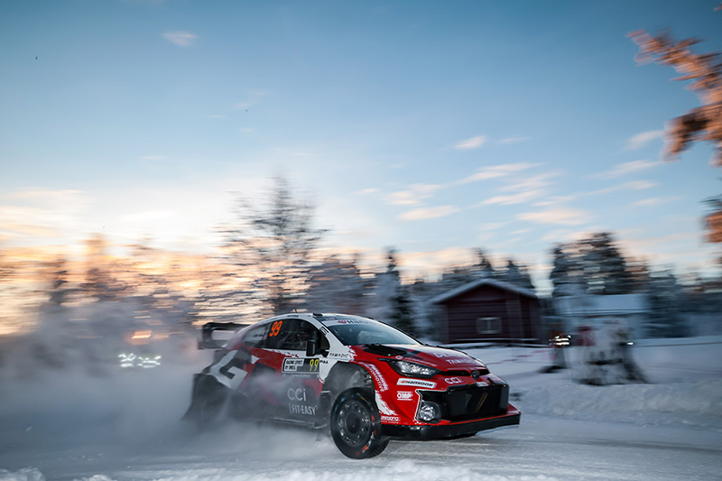 À domicile en Suède, Oliver Solberg défend sa position de leader du WRC 2026 Car 99 (Oliver Solberg, Elliott Edmondson)