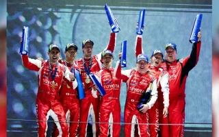 Podium pour Toyota