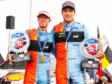 Podium Hyundai