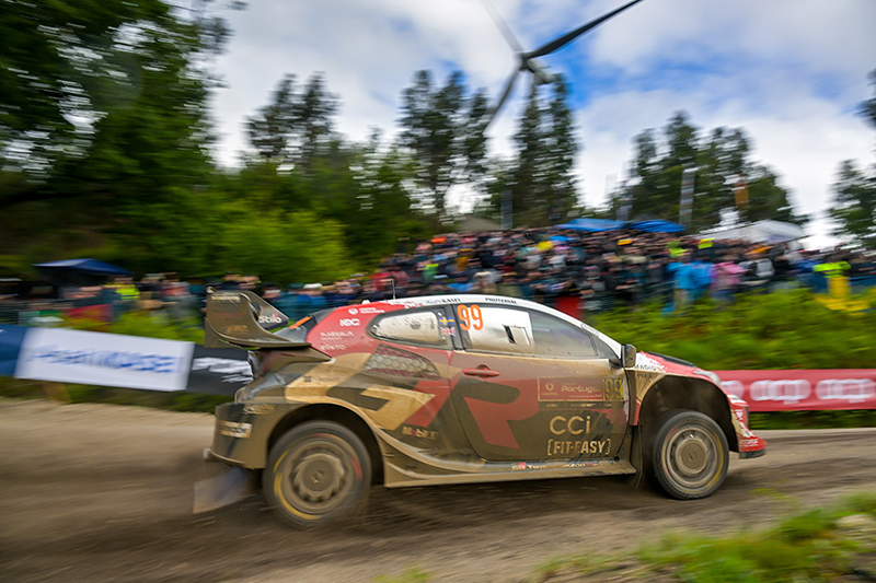 Neuville dompte le Portugal : le coup de tonnerre qui relance Hyundai ! 1 Voiture 99 (Oliver Solberg, Elliott Edmondson)