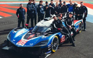 Alpine-en-deuxieme-ligne-sur-la-grille-des-24-Heures-du-Mans