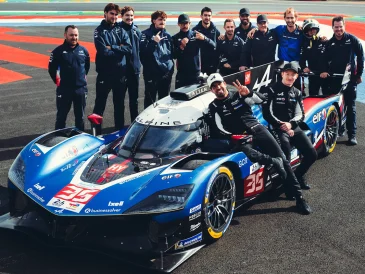 Alpine-en-deuxieme-ligne-sur-la-grille-des-24-Heures-du-Mans