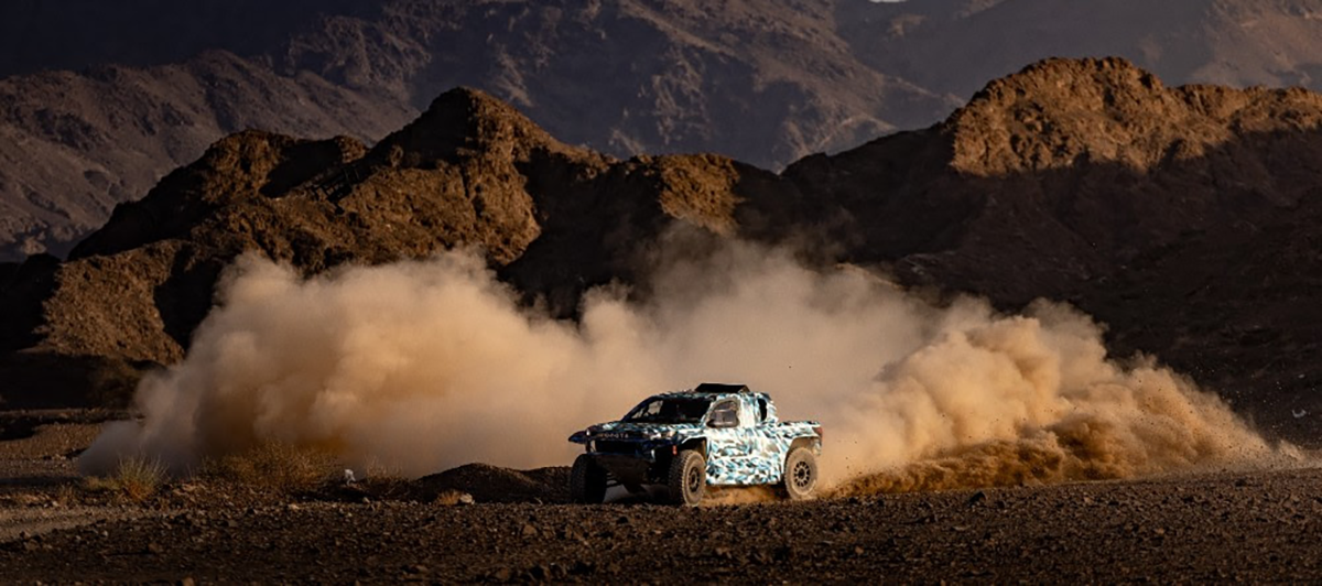Dakar 2027 : GAZOO Racing engage le Hilux électrique à pile à combustible hydrogène 19 Toyota Hillux en essai